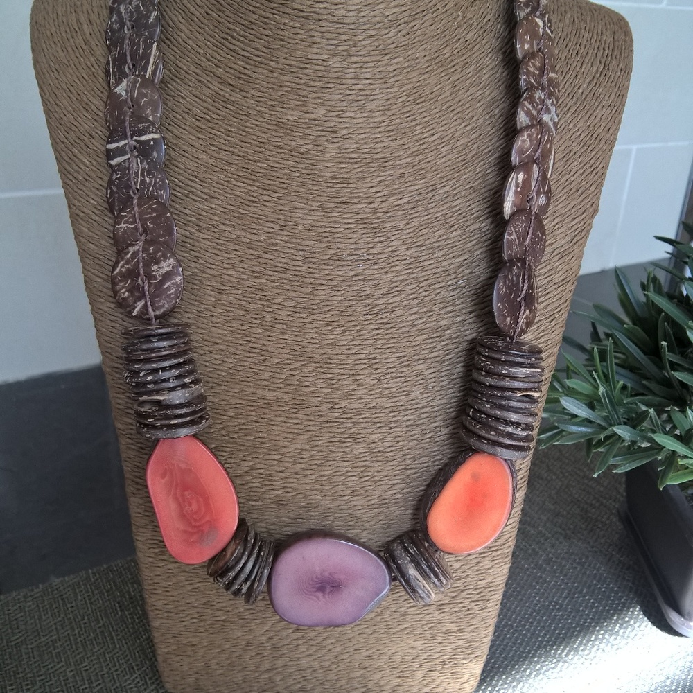 TAGUA NUT and COCONUT SHELL NECKLACE, NEW